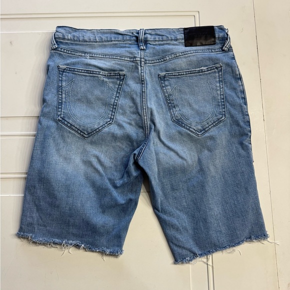True Religion Mens Sz 32 Geno Relaxed Slim Fit Blue Denim Distressed Jean Shorts - Picture 6 of 6